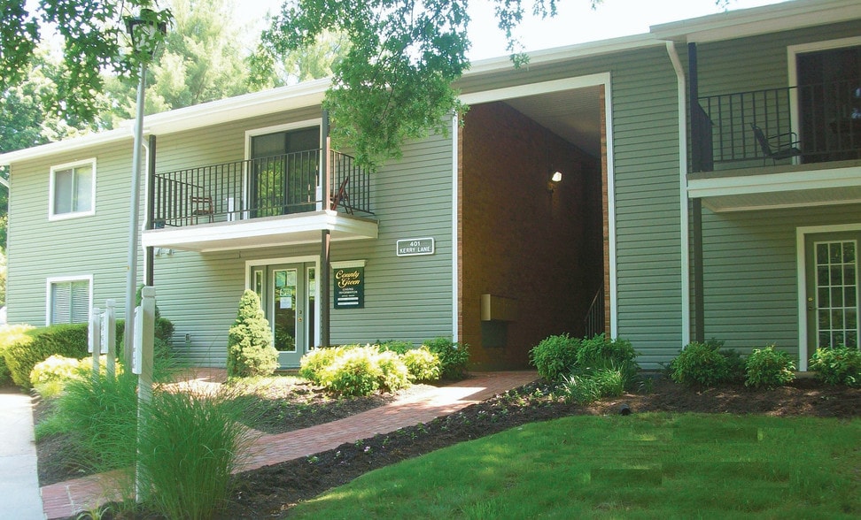 County Green Apartment Homes 401 Kerry Ln Lynchburg VA 24502