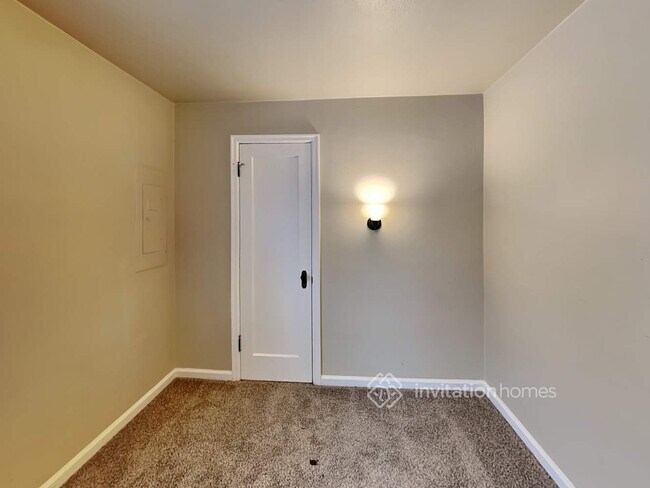 Building Photo - 6423 100th St SW