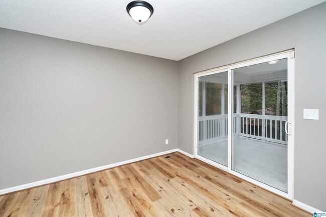 Building Photo - 18 Polaris Cir