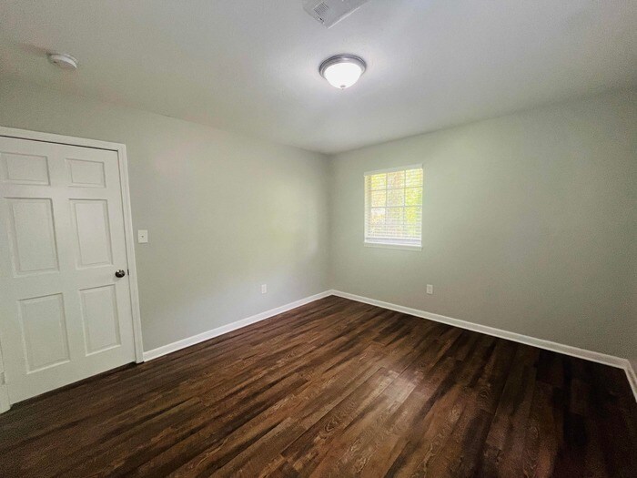 Building Photo - 1345 Stanton Dr