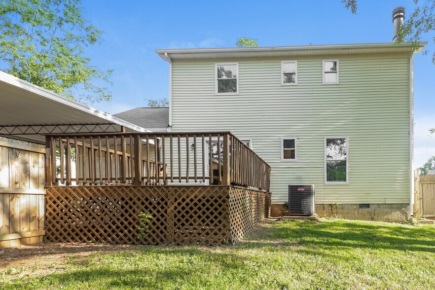 Building Photo - 520 Spring Garden Ct