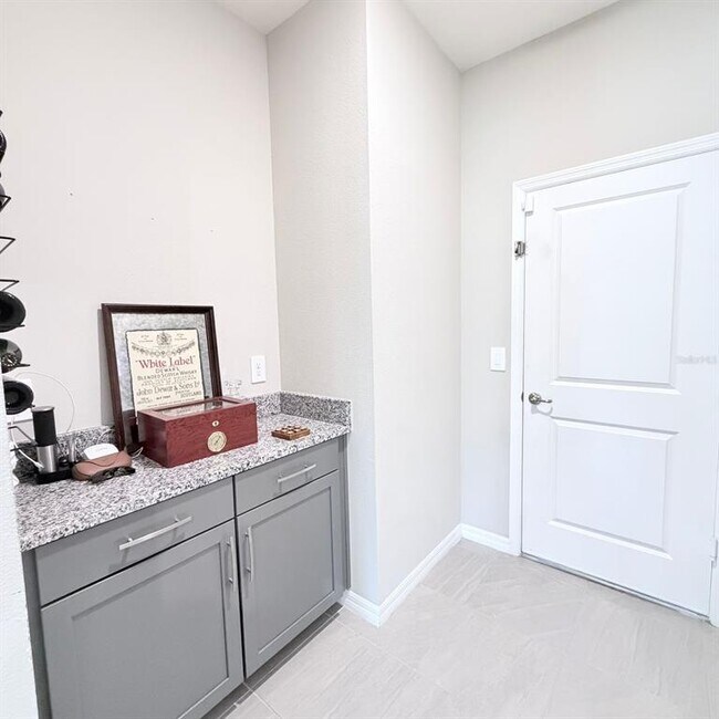 Building Photo - 927 Vineyard Rdg Rd