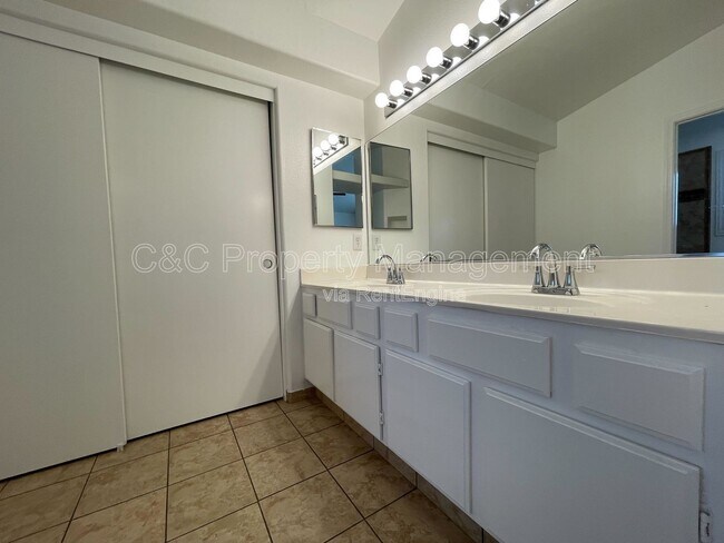 Building Photo - 1496 Lechuga Way