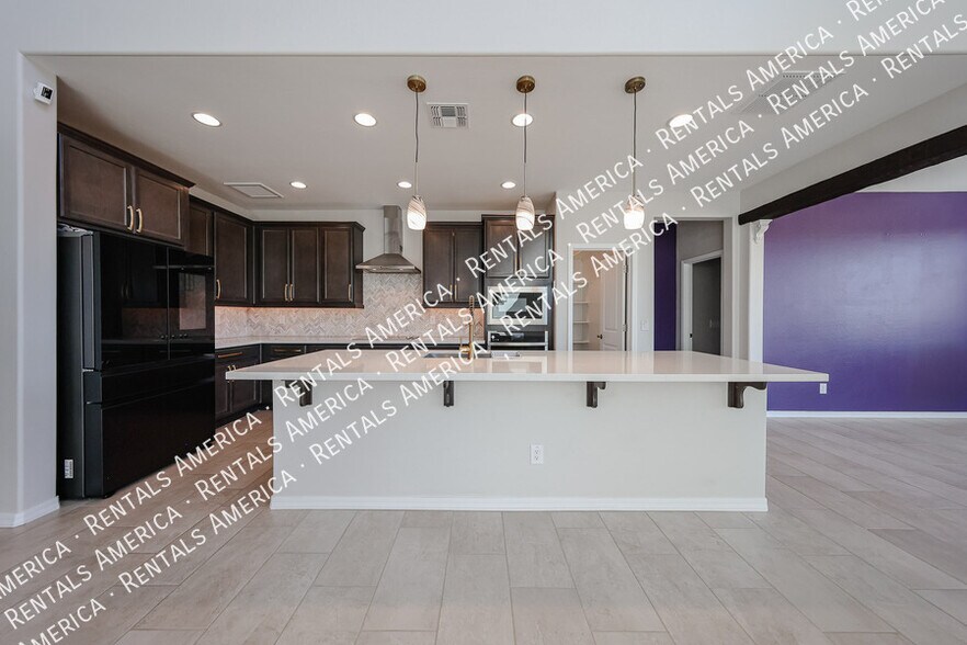 Building Photo - 11128 S 54th Ln