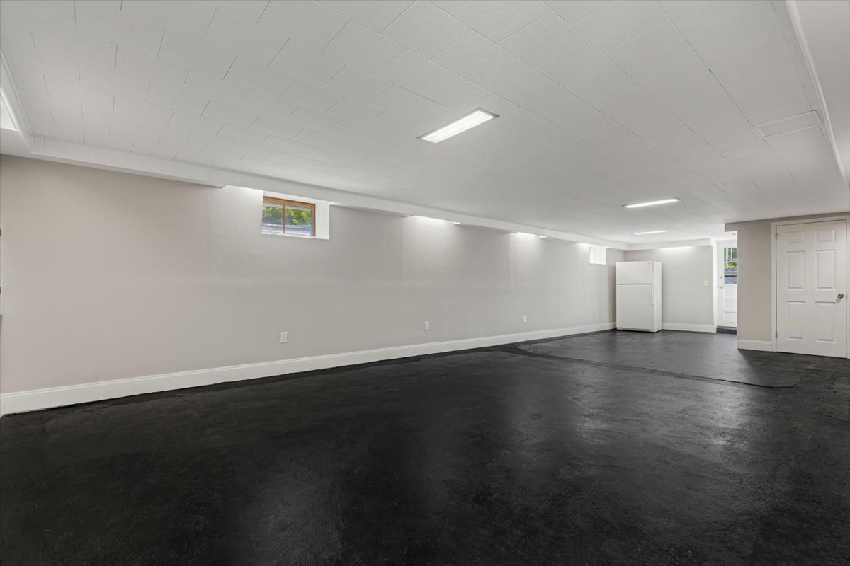 Building Photo - 125 Whittier Dr