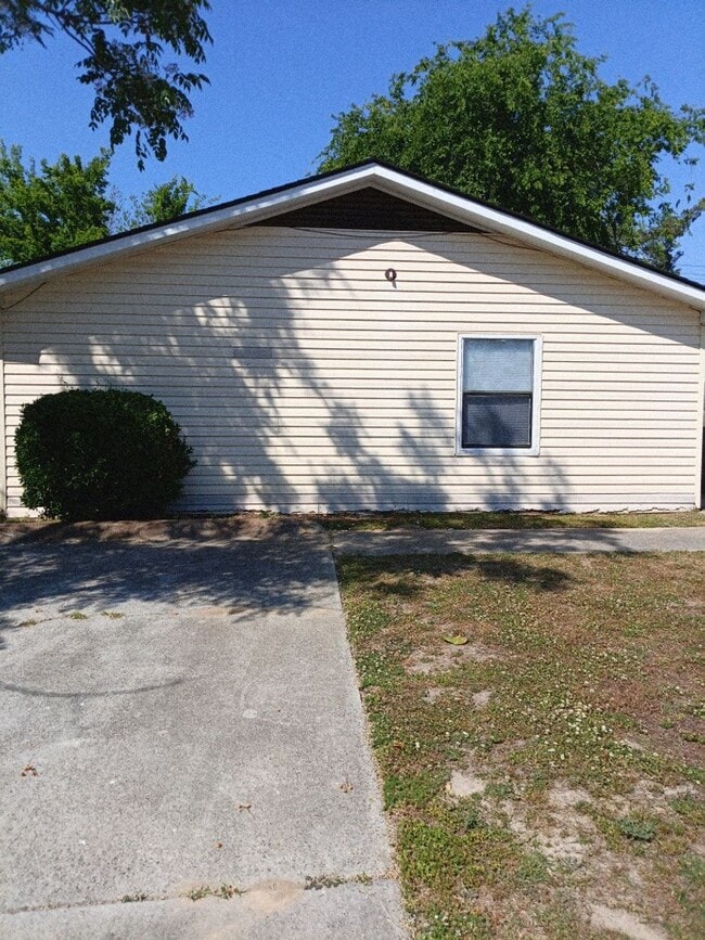 Building Photo - 1730 Hicks St