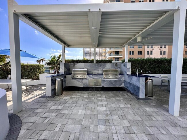 Building Photo - 1880 S Ocean Dr