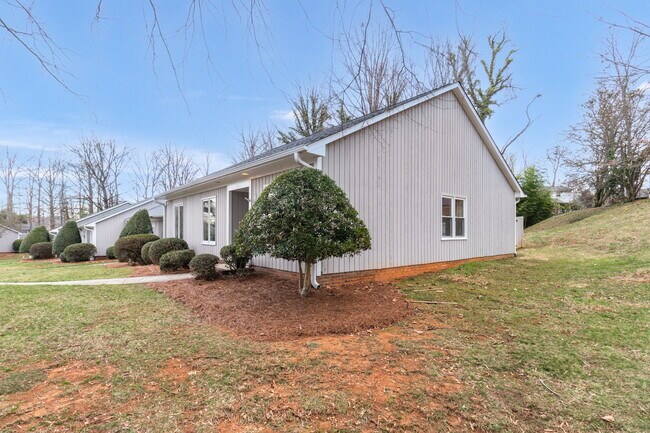 Building Photo - 1413 Grantland Pl