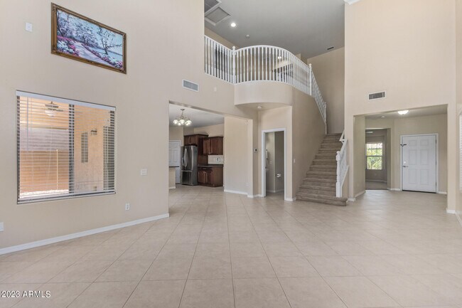 Building Photo - 2015 W Kathleen Rd