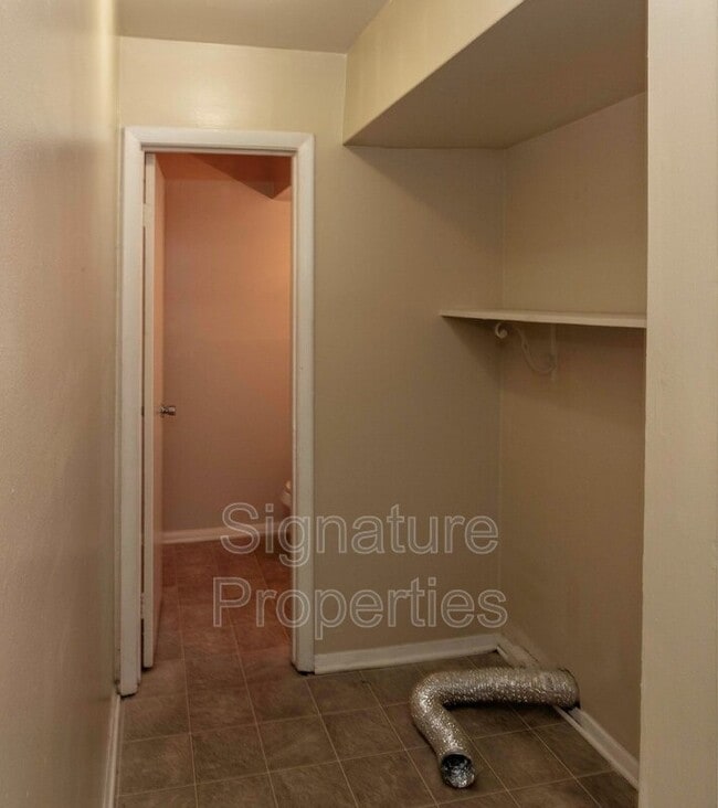 Building Photo - 908 Anvil Rd