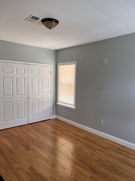 Building Photo - 143 Bellevue St