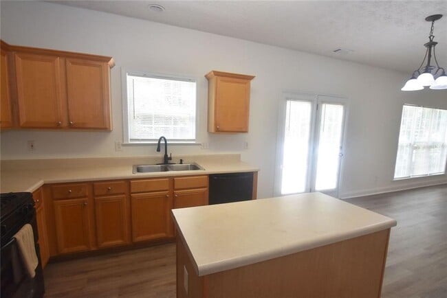 Building Photo - 2254 Caneridge Trail SW
