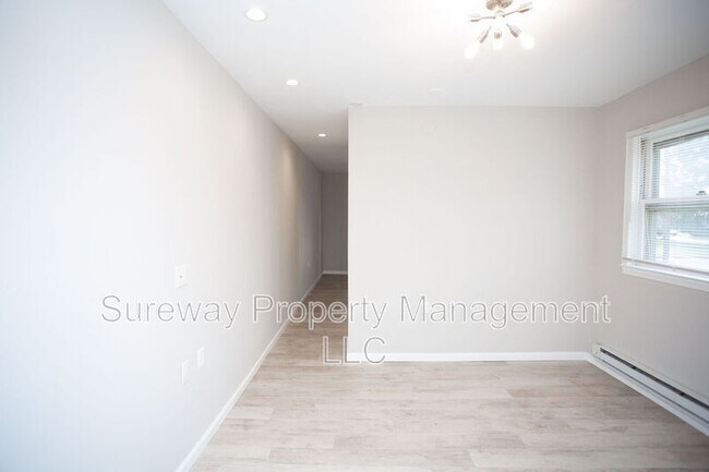 Building Photo - 37 Claypoole Ave