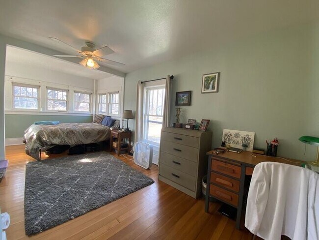 Building Photo - $2,200 | 3 Bedroom, 2.5 Bathroom House | No Pets | Available for a January 7th, 2026 Move In!