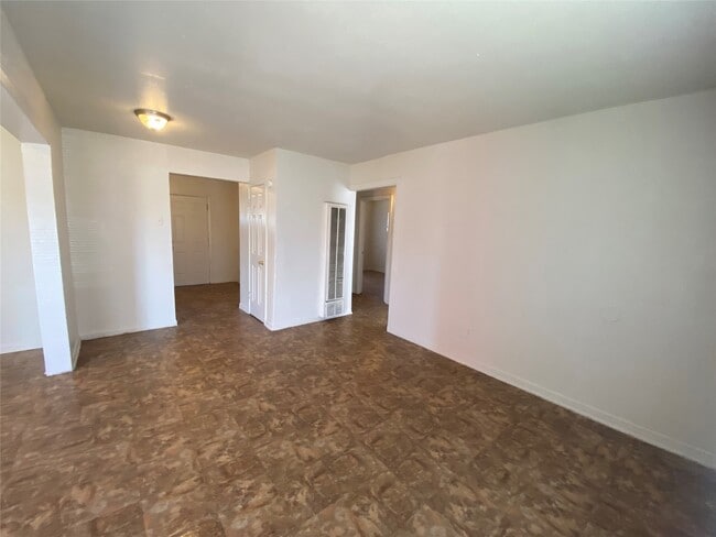 Primary Photo - 4223 Rockingham St