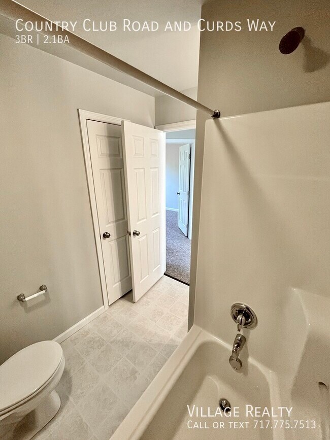 Building Photo - 705 Country Club Rd