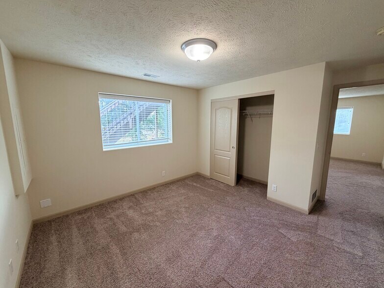 Building Photo - 5135 S 195th Cir