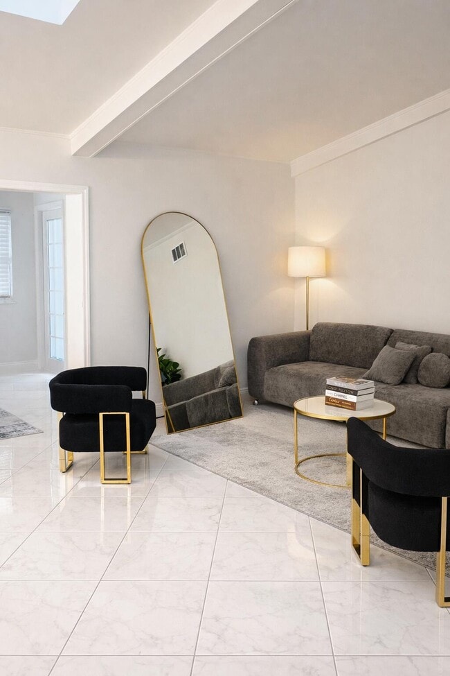 Building Photo - 9940 Liberty Rd