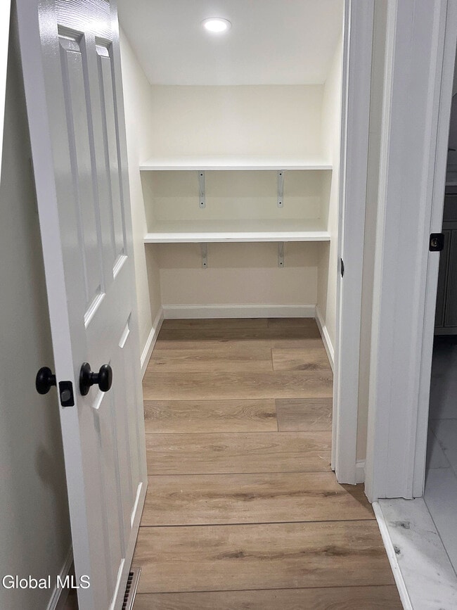 Building Photo - 34 Center St