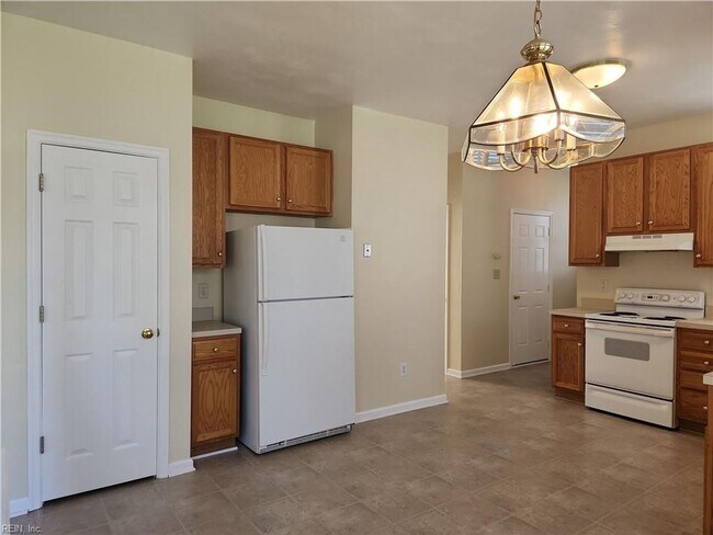 Building Photo - RENTAL