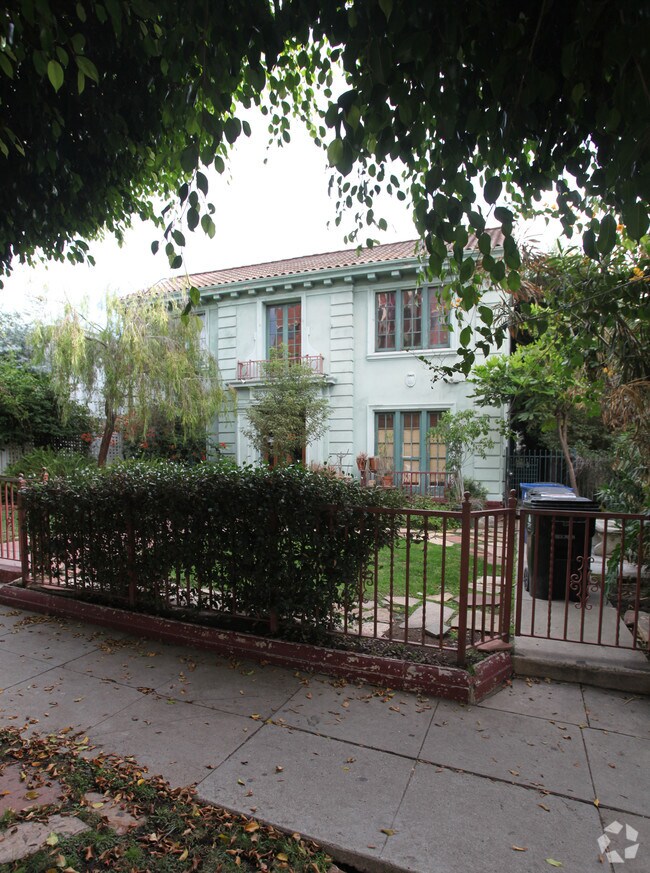 Primary Photo - 1740 N Gramercy Pl