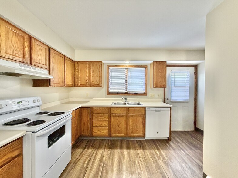 Building Photo - 2047 Colony Ct