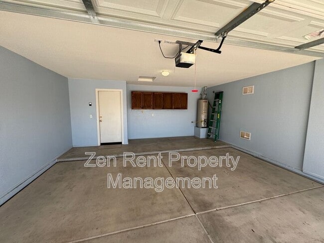 Building Photo - 39610 N Cumberland Dr