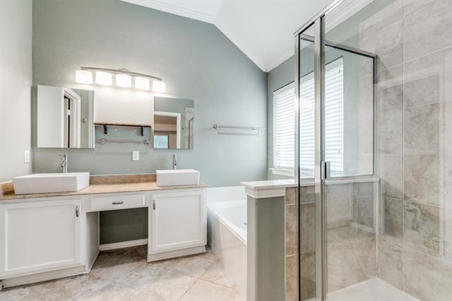 Building Photo - 2472 Deerwood Dr