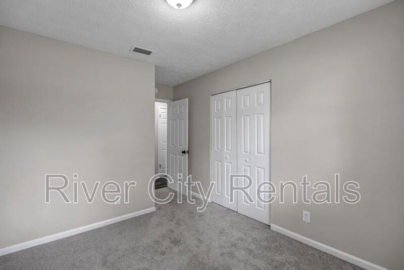 Building Photo - 743 Trambley Dr E