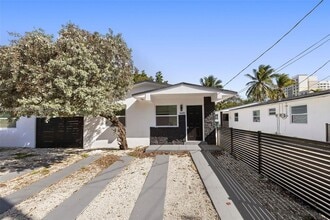 Building Photo - 1445 NW 34th St