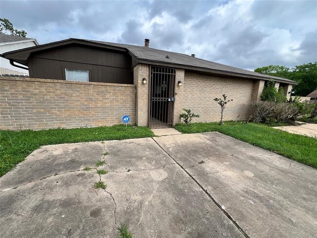 Primary Photo - 5434 Parkridge Dr