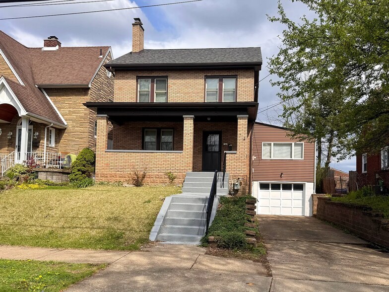 Building Photo - 1242 Justine St