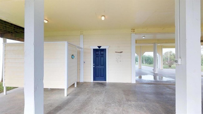 Building Photo - 909 Rancho Caribe Dr