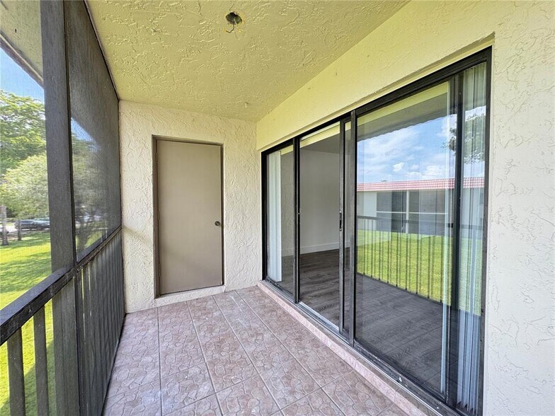 Building Photo - 16215 Saddle Club Rd