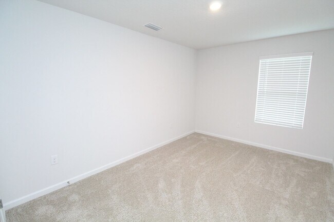 Building Photo - Lakeshore Preserve 3BR Home with Garage – ...
