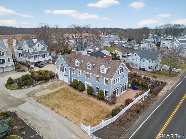 Building Photo - 82 Limewood Ave