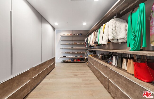 Building Photo - 2030 Talmadge St