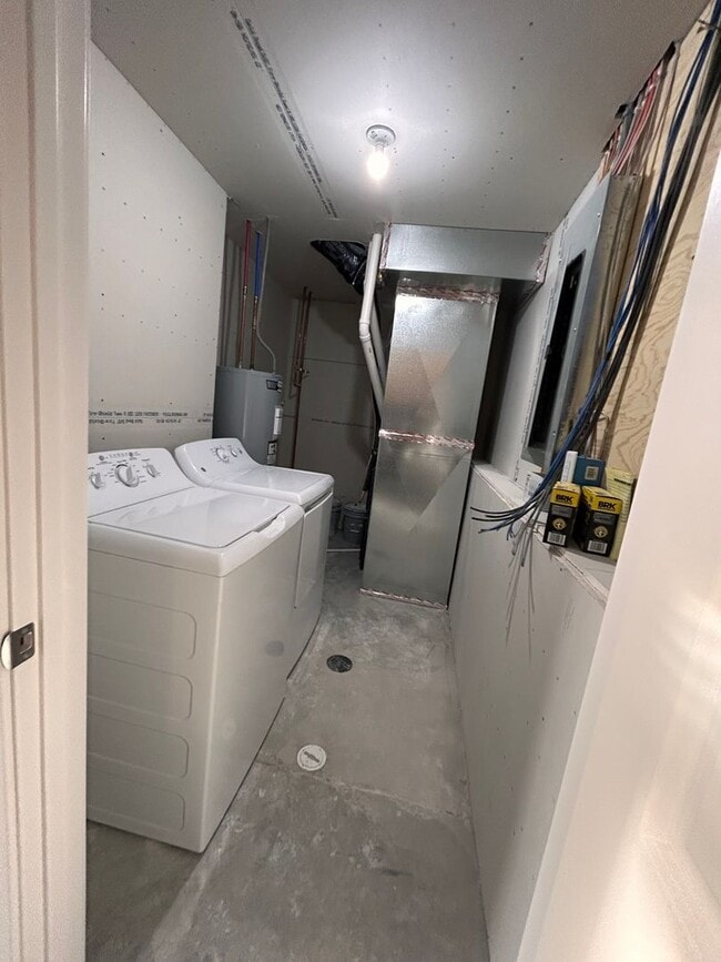 Building Photo - 3 Bed 3 Bath TownHome