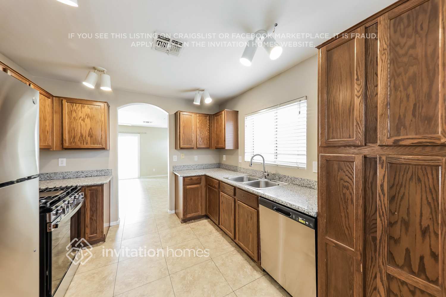 Building Photo - 12563 W Charter Oak Rd