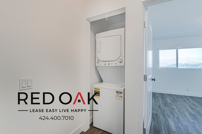 Building Photo - 2965 Waverly Dr