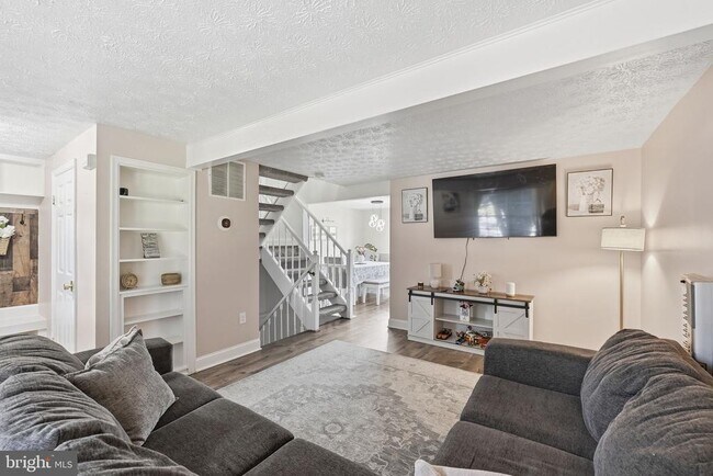 Building Photo - 9280 Pirates Cove