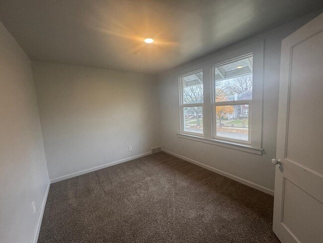 Building Photo - 149 Farrand Park