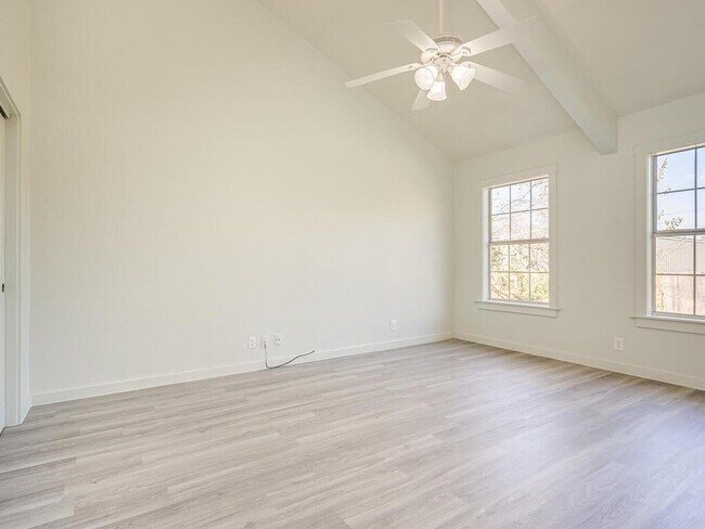 Building Photo - 14806 Longbranch Dr