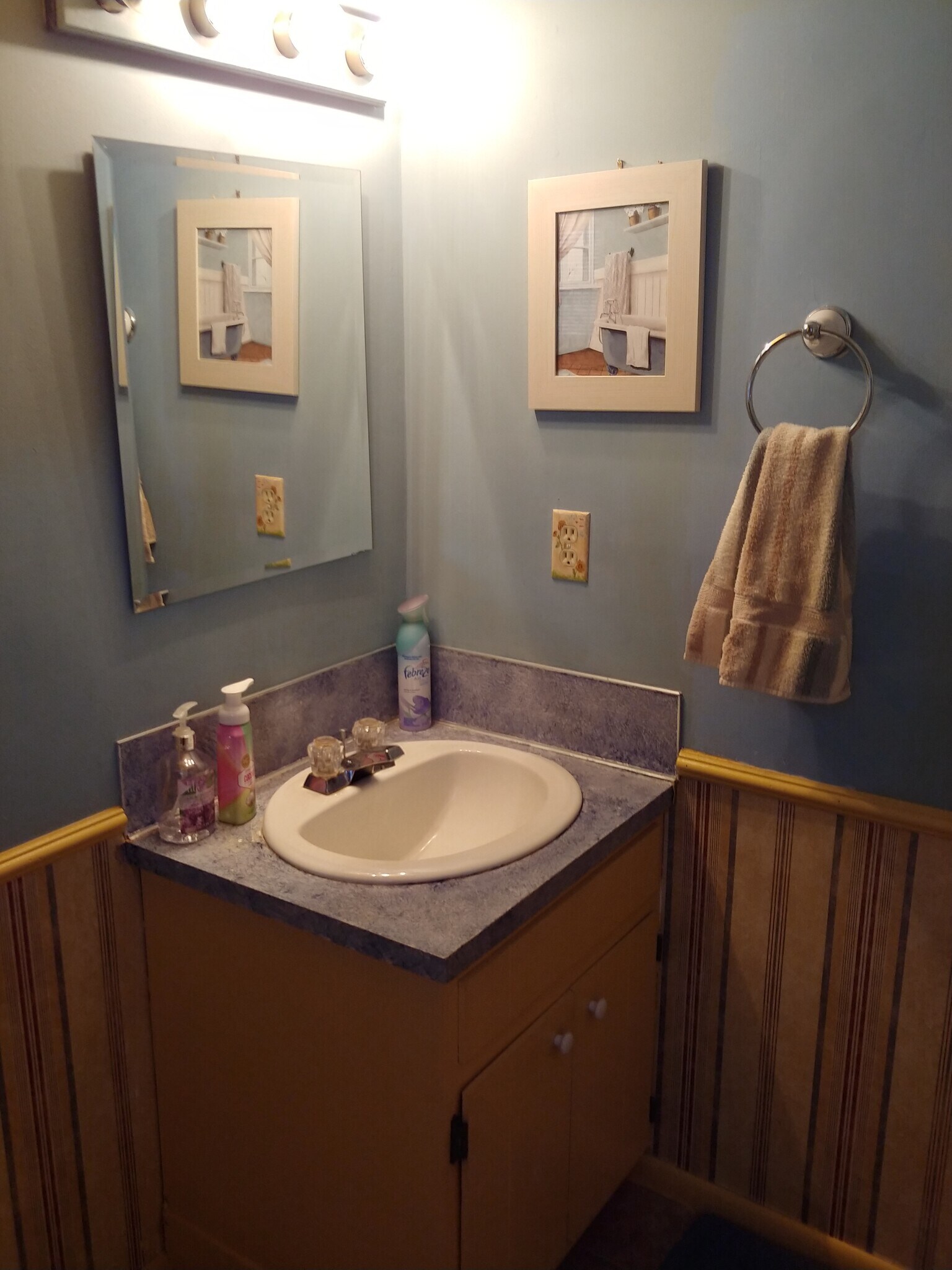 Building Photo - 1444 Simmons St