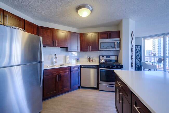 Building Photo - 530 N State St