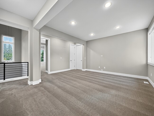 Building Photo - 2821 Garden Ave N