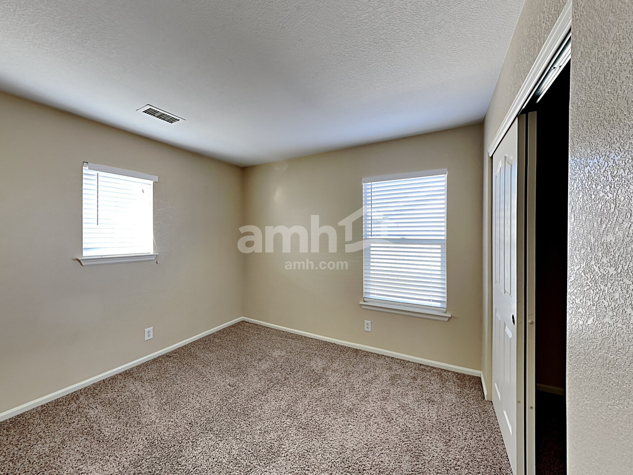 Building Photo - 5568 Joplin St