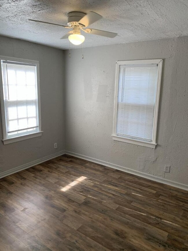 Building Photo - 1904 E Madison St