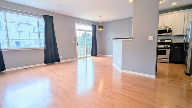 Building Photo - 284 Edmundton Cir