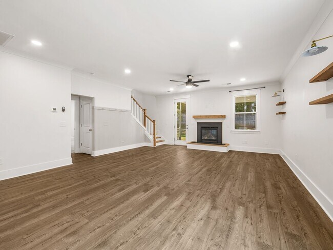Building Photo - Beautiful 4 bedroom 3.5 Bath home Duncan, SC